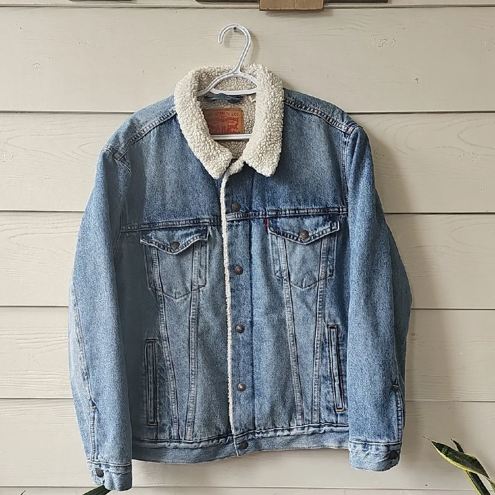 Levi's Light Blue Denim Sherpa Jacket with Cream Collar - Picture 3 of 8